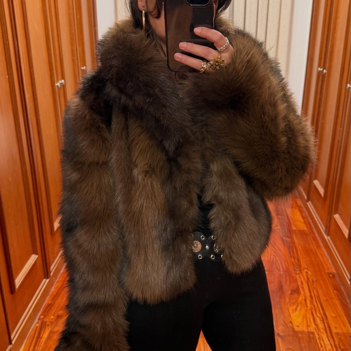 Campera corta de piel sintética